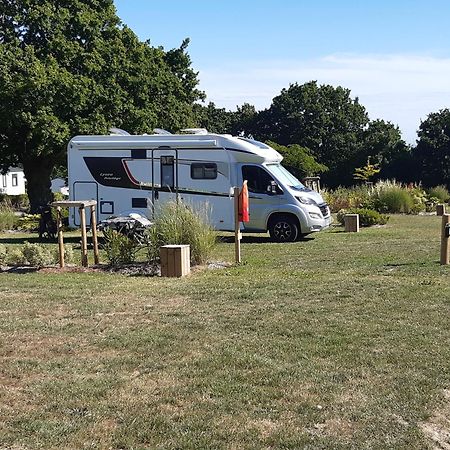 Camping Les Brillas Les Moutiers Exterior foto