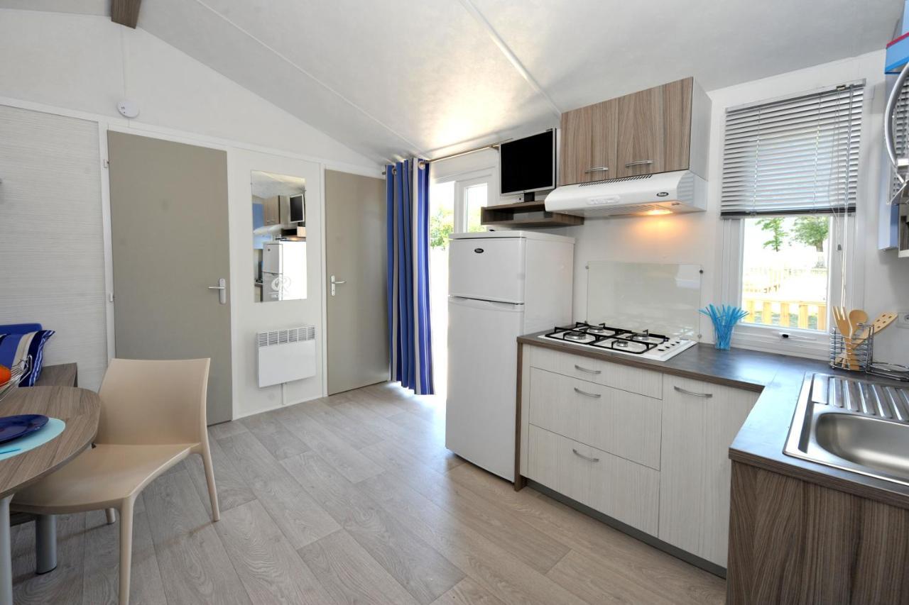 Camping Les Brillas Les Moutiers Exterior foto