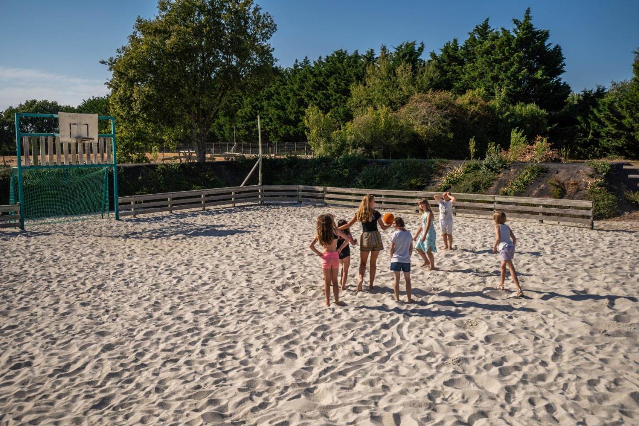 Camping Les Brillas Les Moutiers Exterior foto
