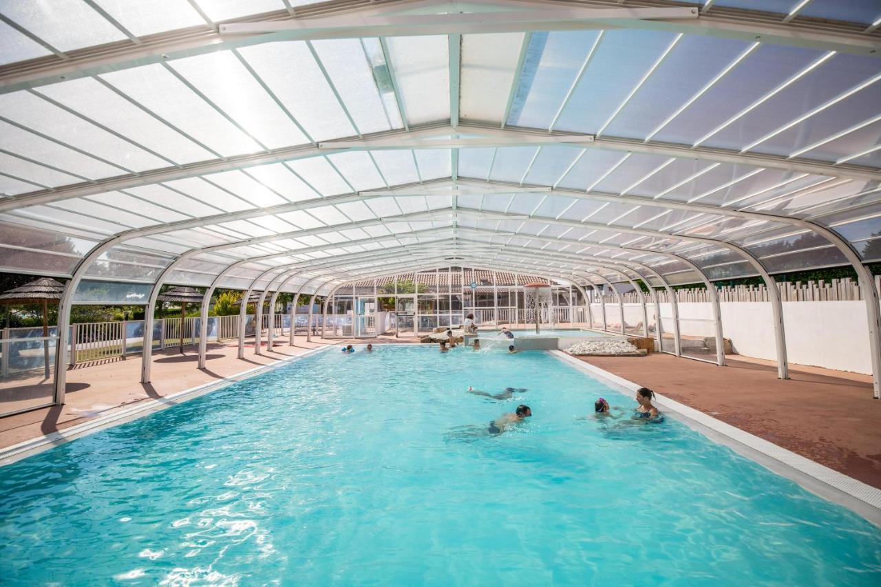 Camping Les Brillas Les Moutiers Exterior foto