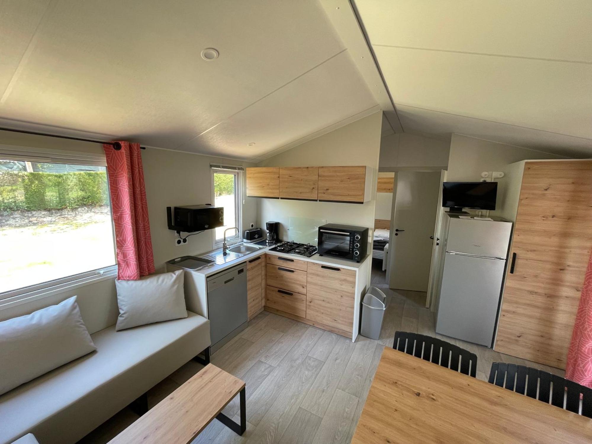 Camping Les Brillas Les Moutiers Exterior foto